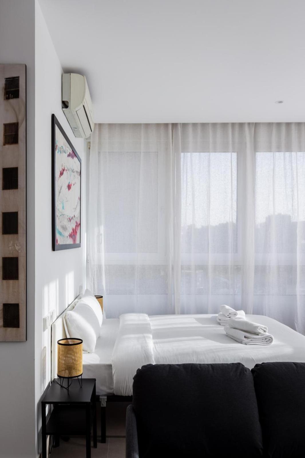 Apartment Sunny With Ac In Hortaleza