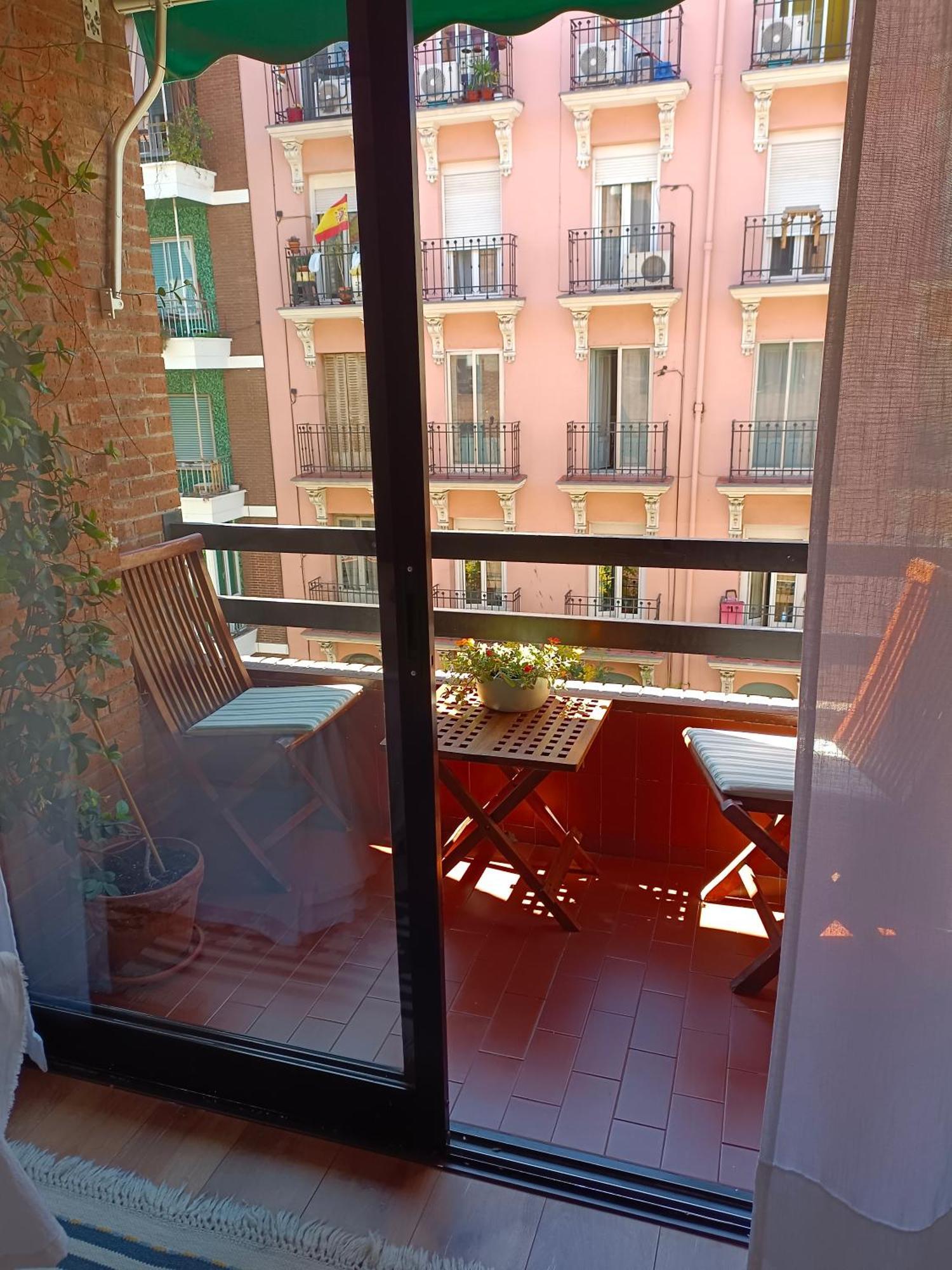 Reformado Y Luminoso En Chamberi, Apartment