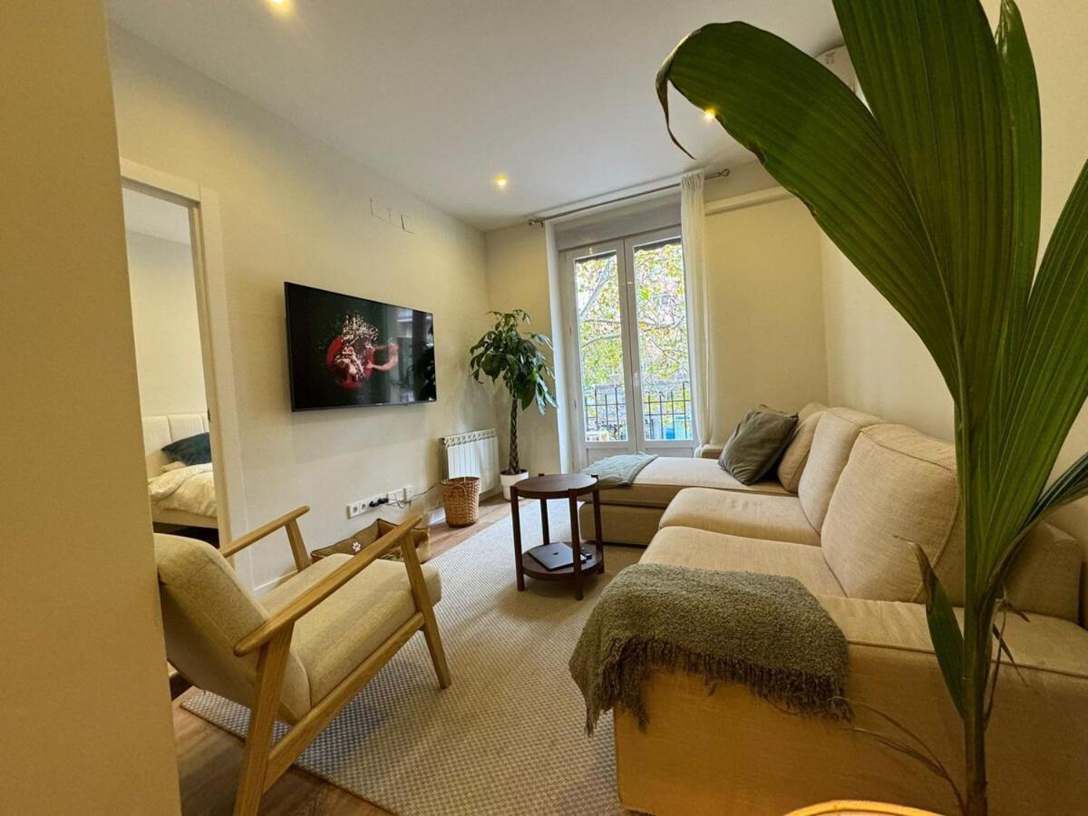 Aura Salamanca 2 Bedroom Flat With Balcony Madri