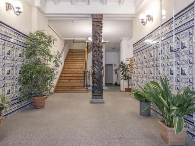 Apartment Exclusive Just Steps From Gran Via Madrid