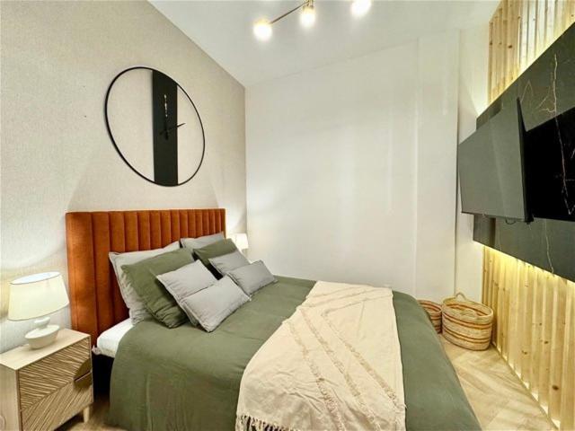 Modern & Bright Studio