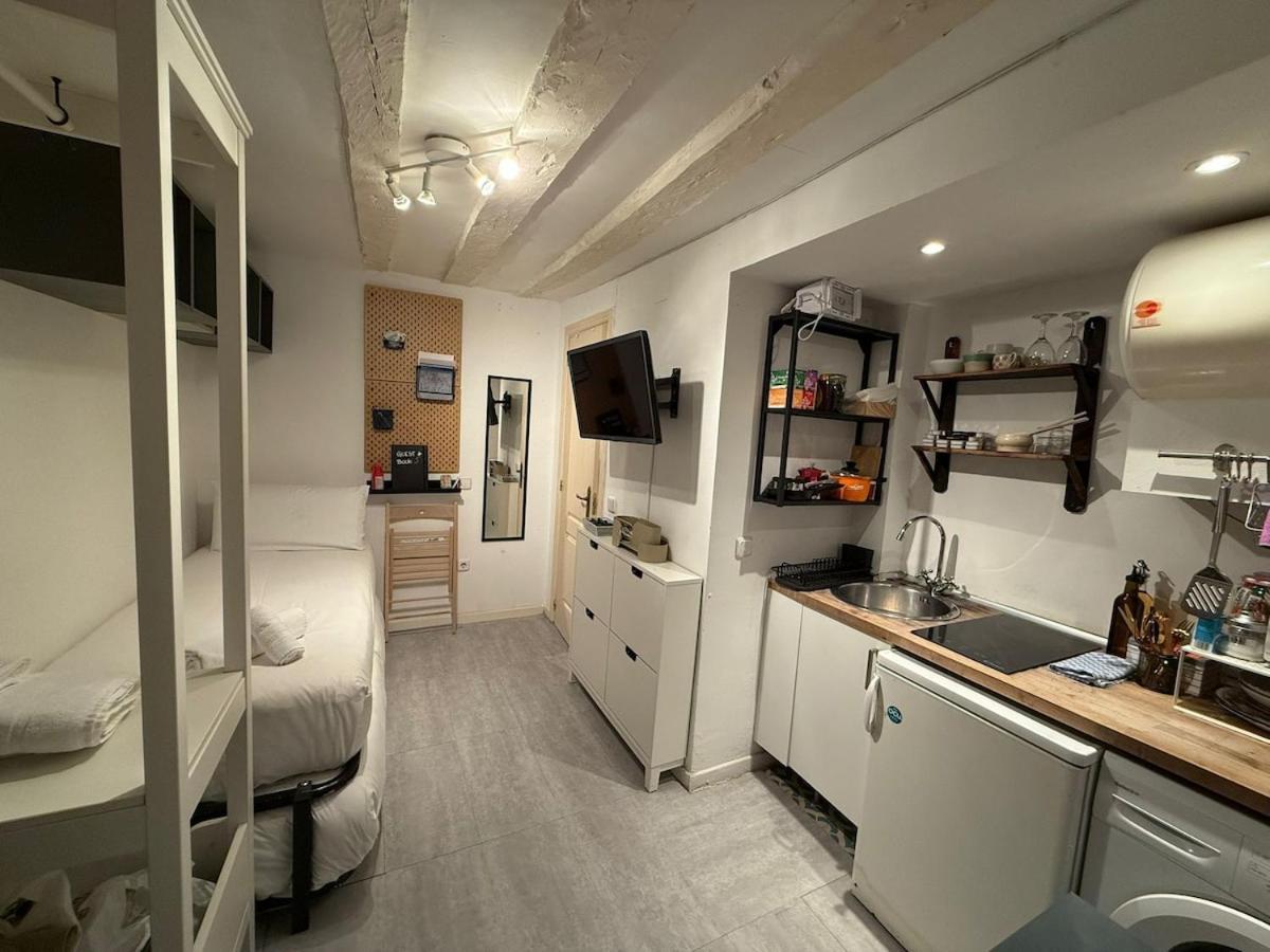 Cosy In The Heart Of Lavapies, - Amparo Apartment Madrid