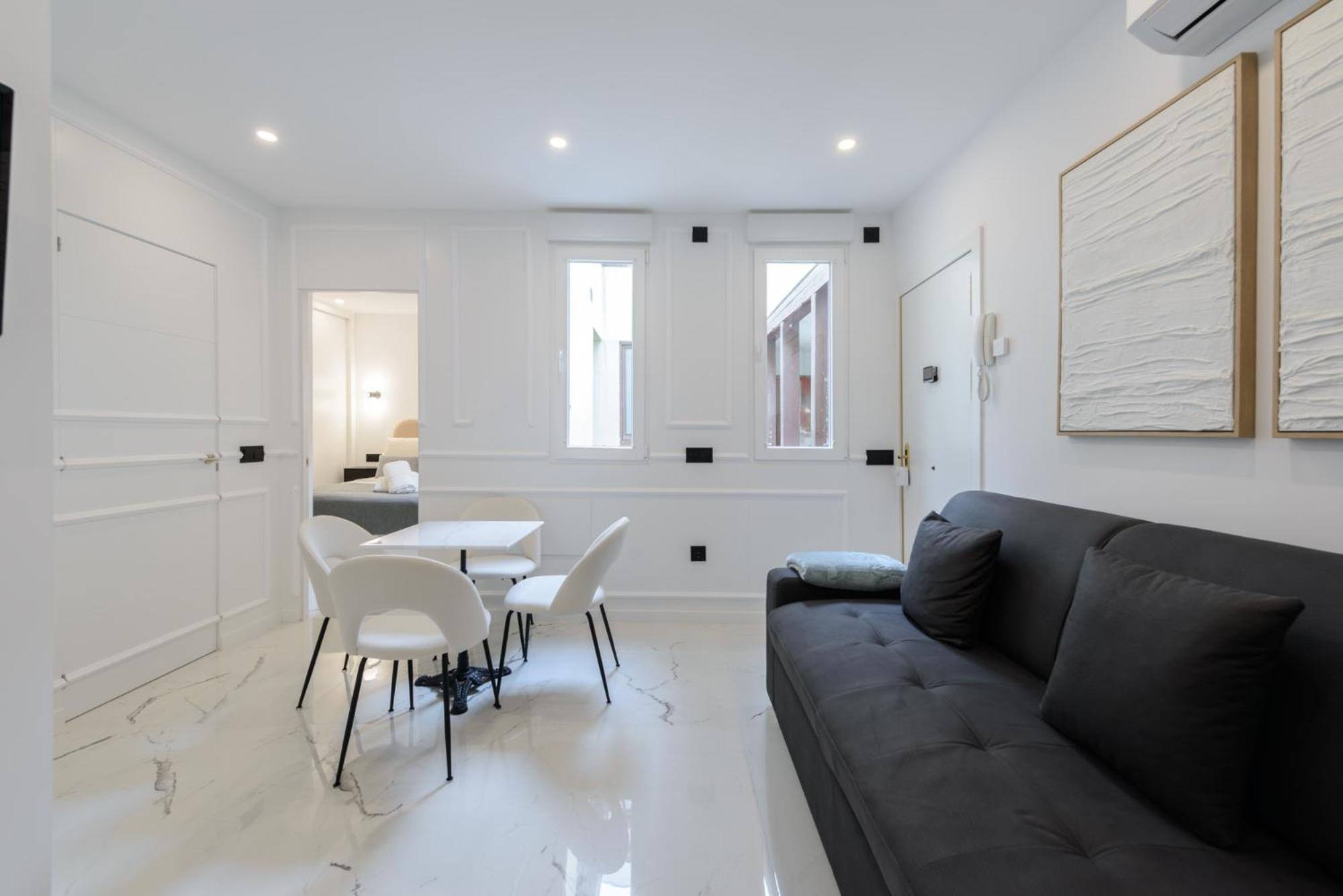 New Elegante, 2br And 1bth
