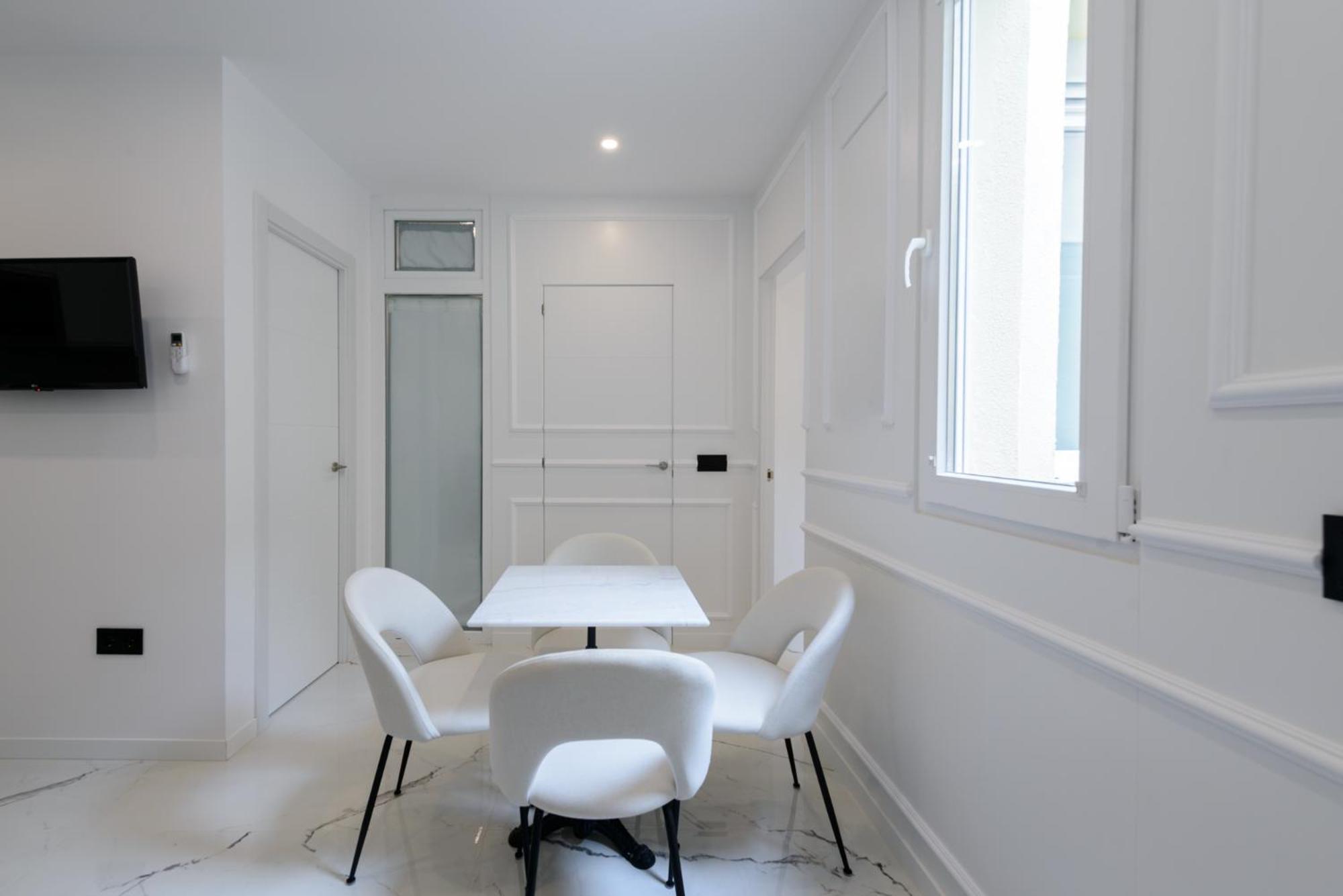 New Elegante, 2br And 1bth Apartment