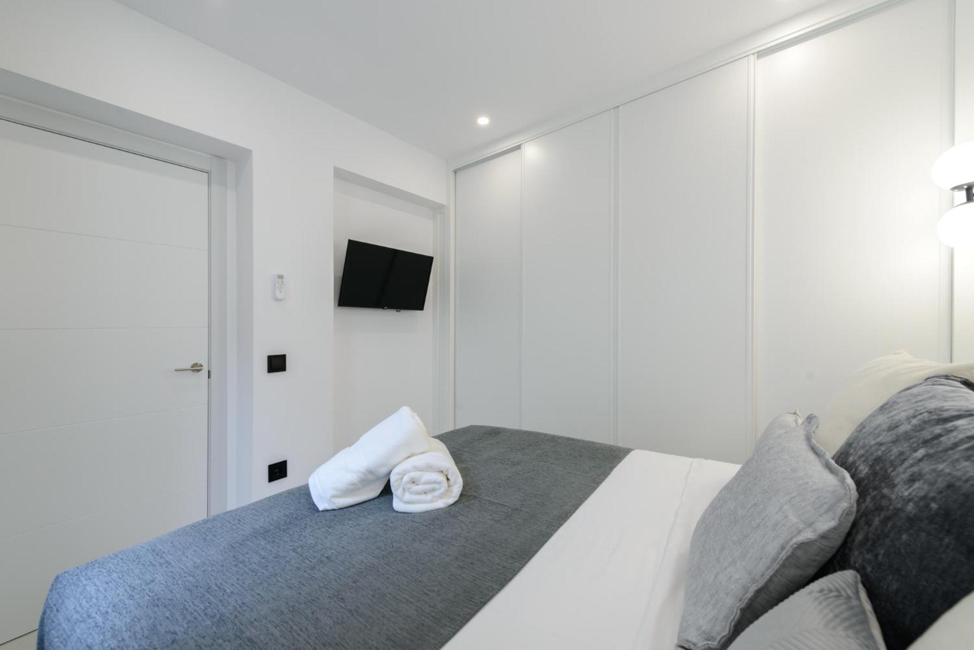 New Elegante, 2br And 1bth Apartment *