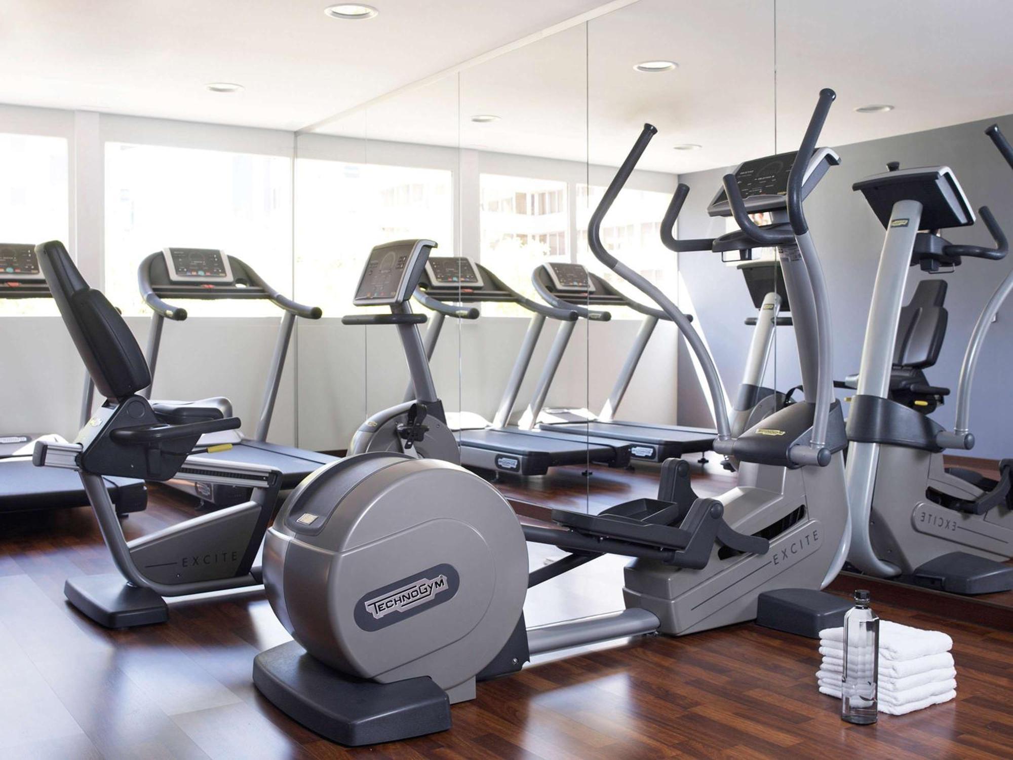 Pullman Airport&feria Hotel 4*