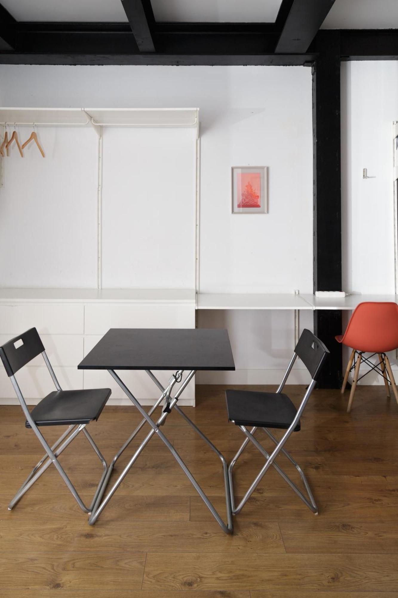 Apartamento Industrial Loft & Private Courtyard Acacias
