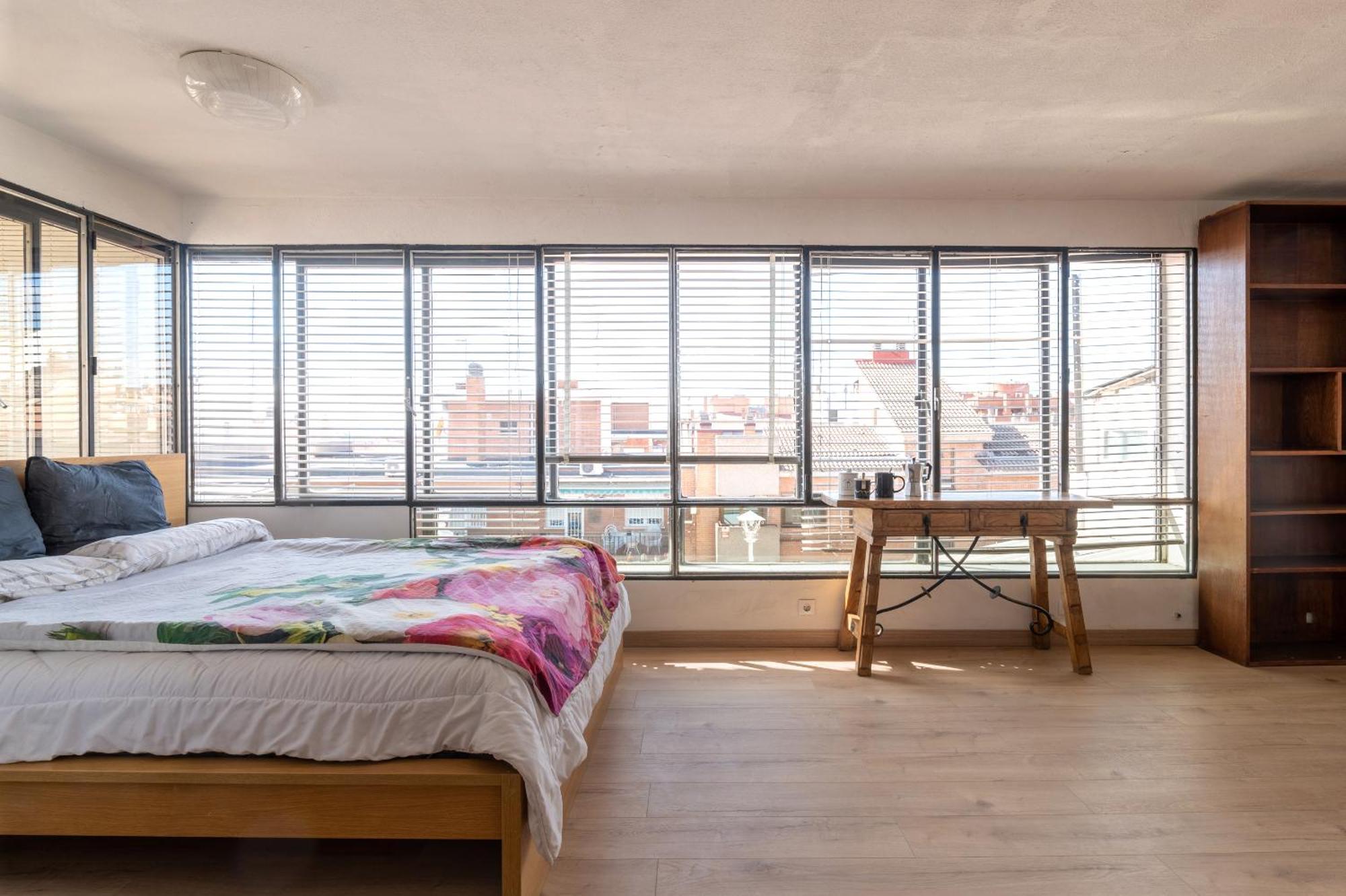 Apartment Tejado De Antigua Fabrica Industrial En Acacias Madrid