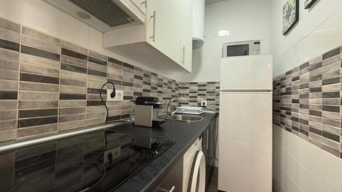 Centrally Located In 1d Apartment