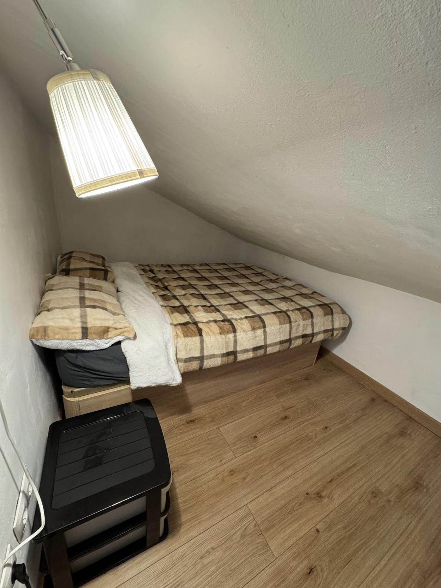Apartment Buhardilla En Lavapies Cerca De Atocha Madrid