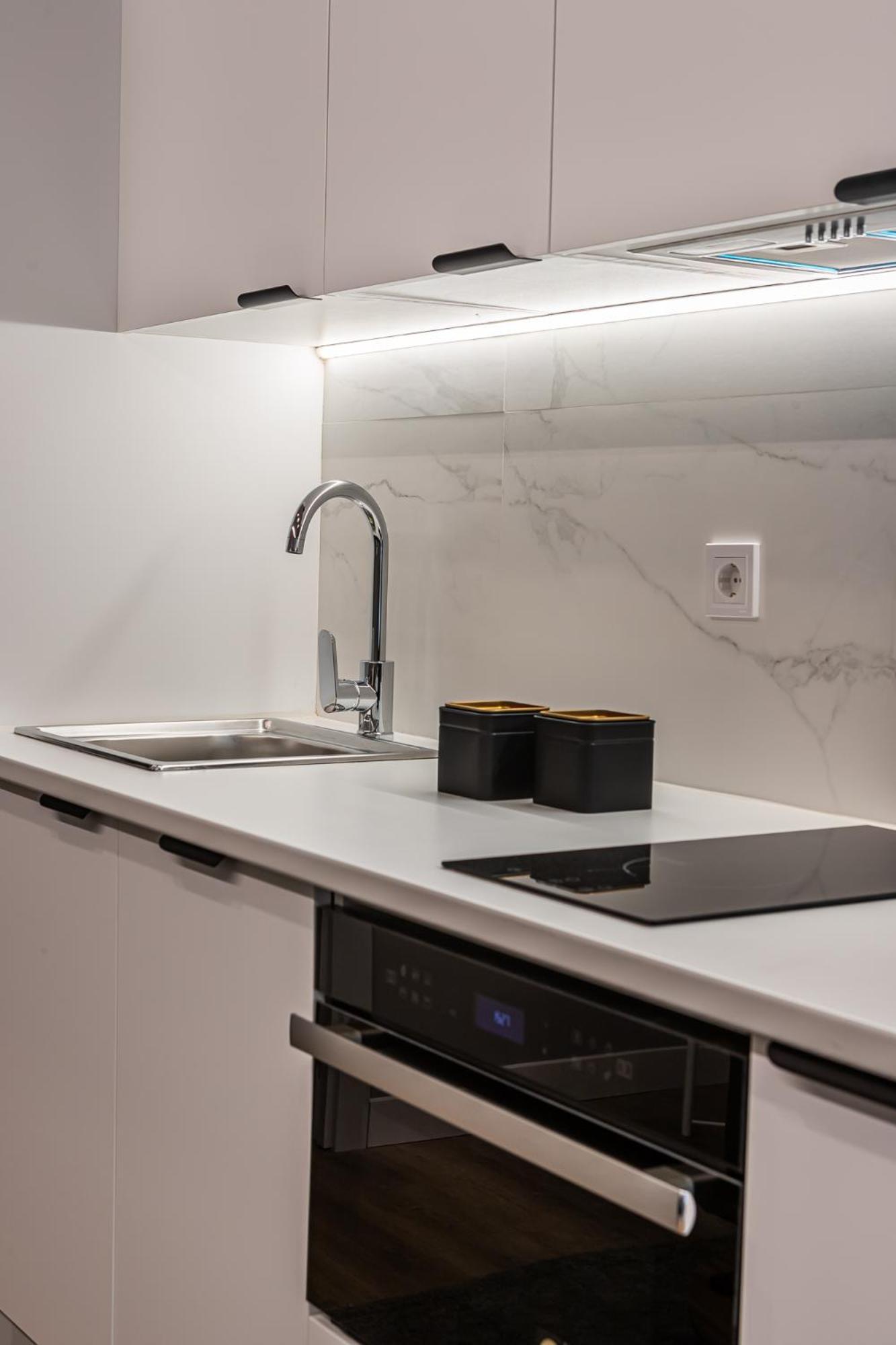 Waou Essence Iv Anton Martin - Corta Duracion Apartment *