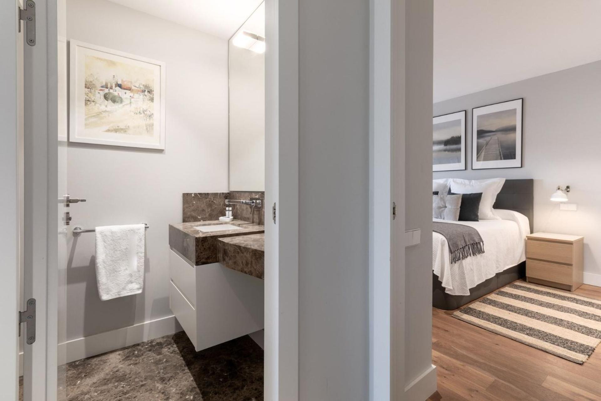 Modern With Stunning Views Of Plaza Colon * Madrid