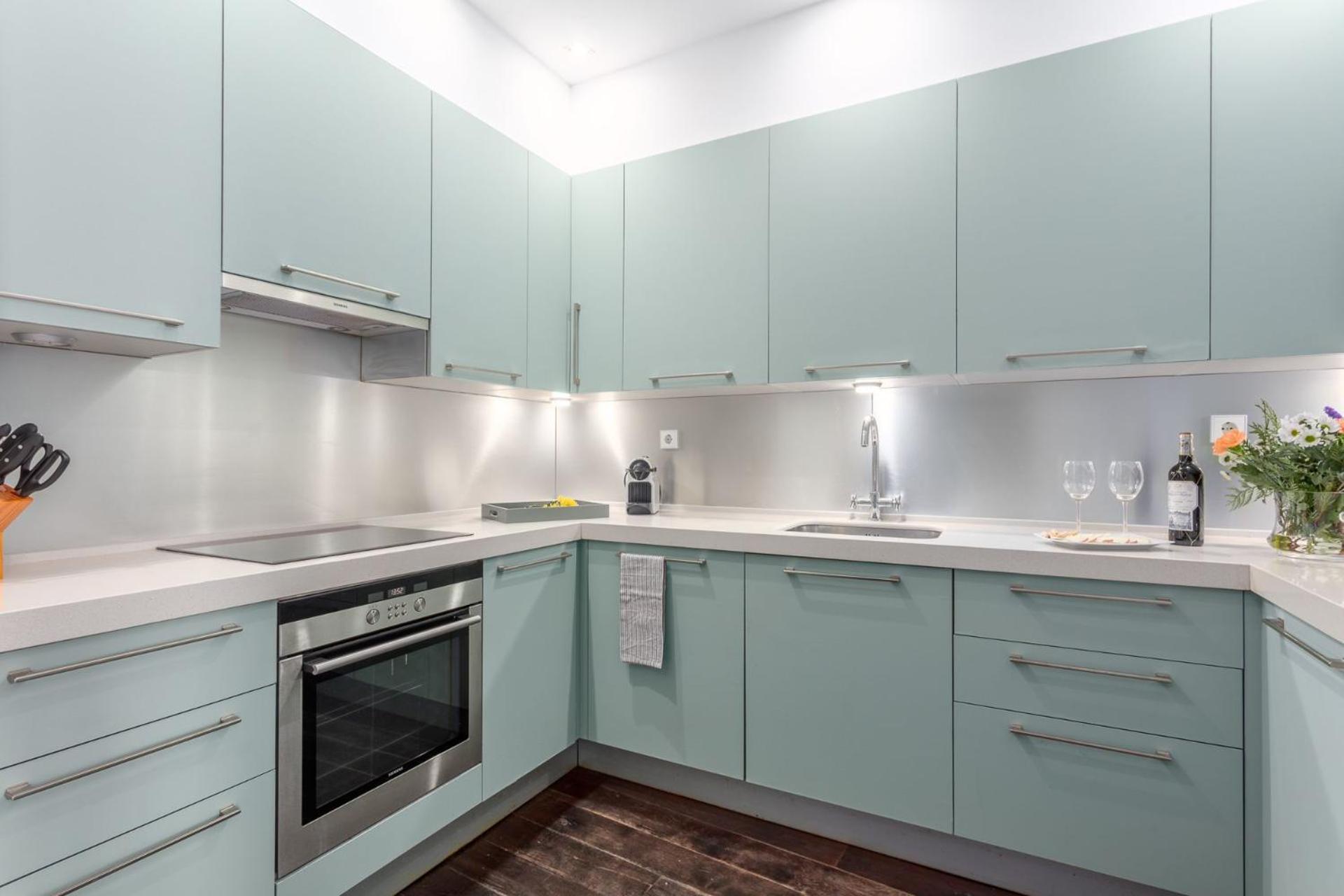 Charming And Spacious Steps From Gran Via Madrid
