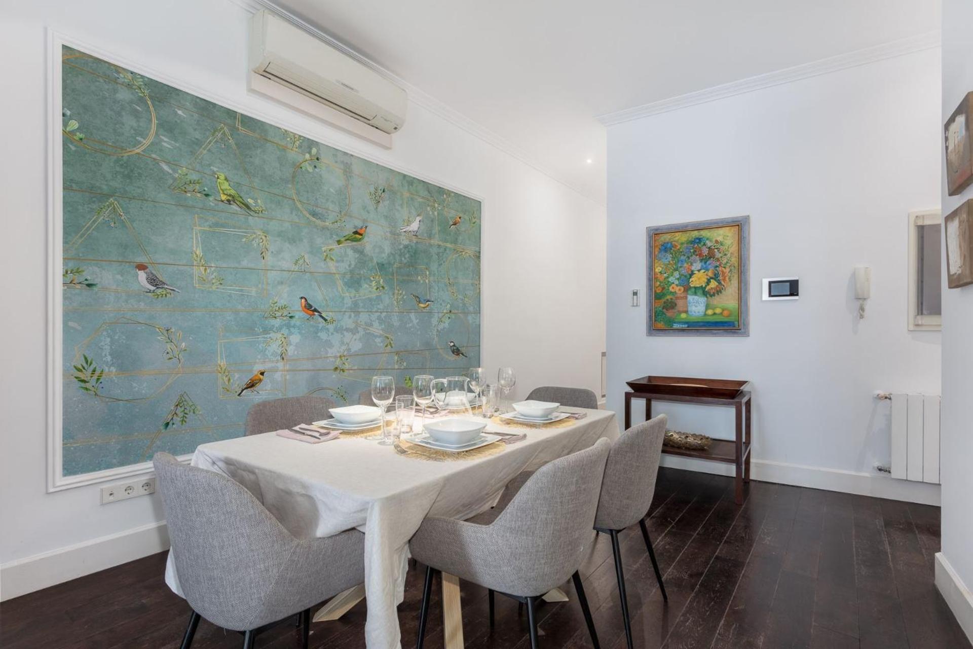 Charming And Spacious Steps From Gran Via * Madrid