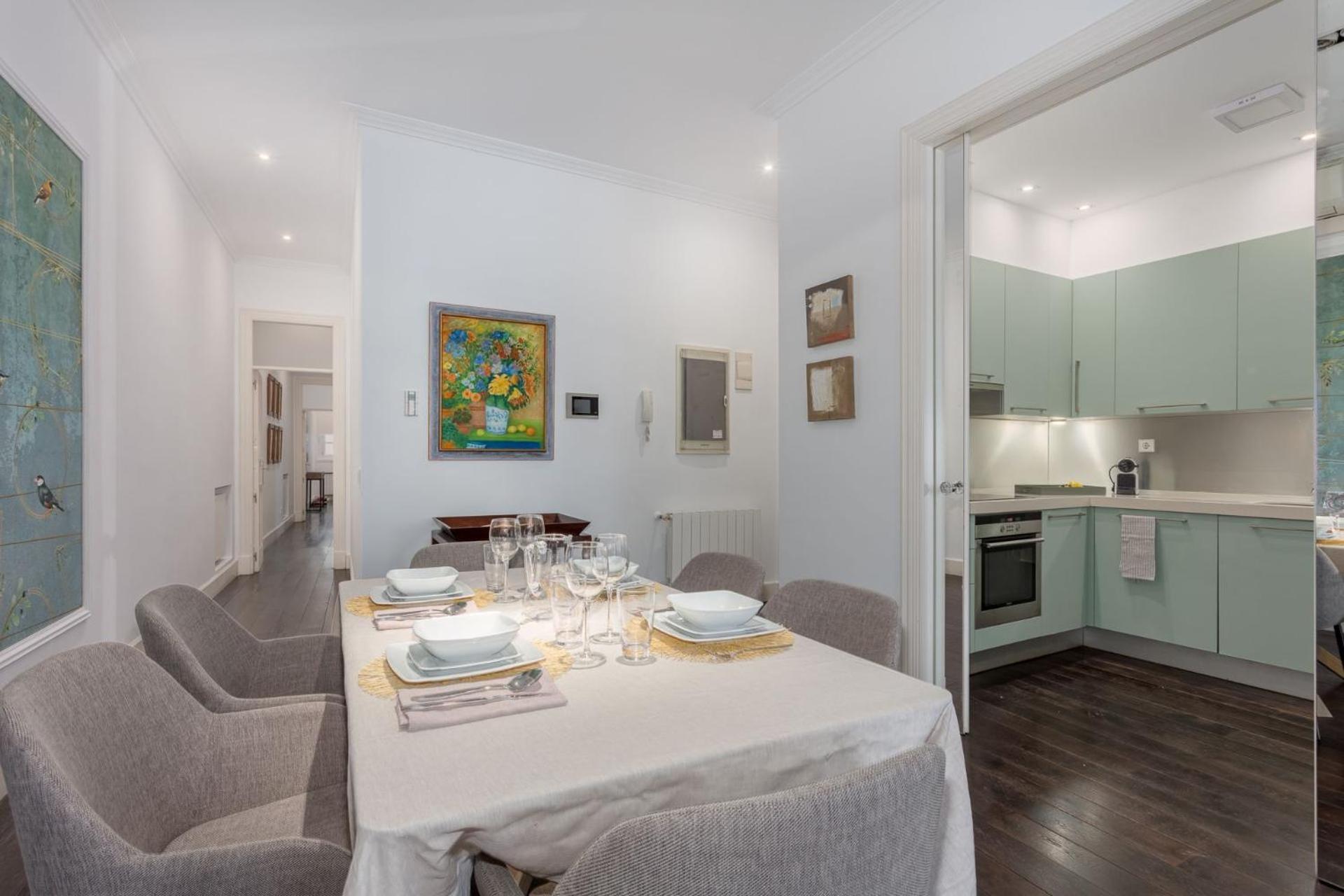 Charming And Spacious Steps From Gran Via Apartment Madrid