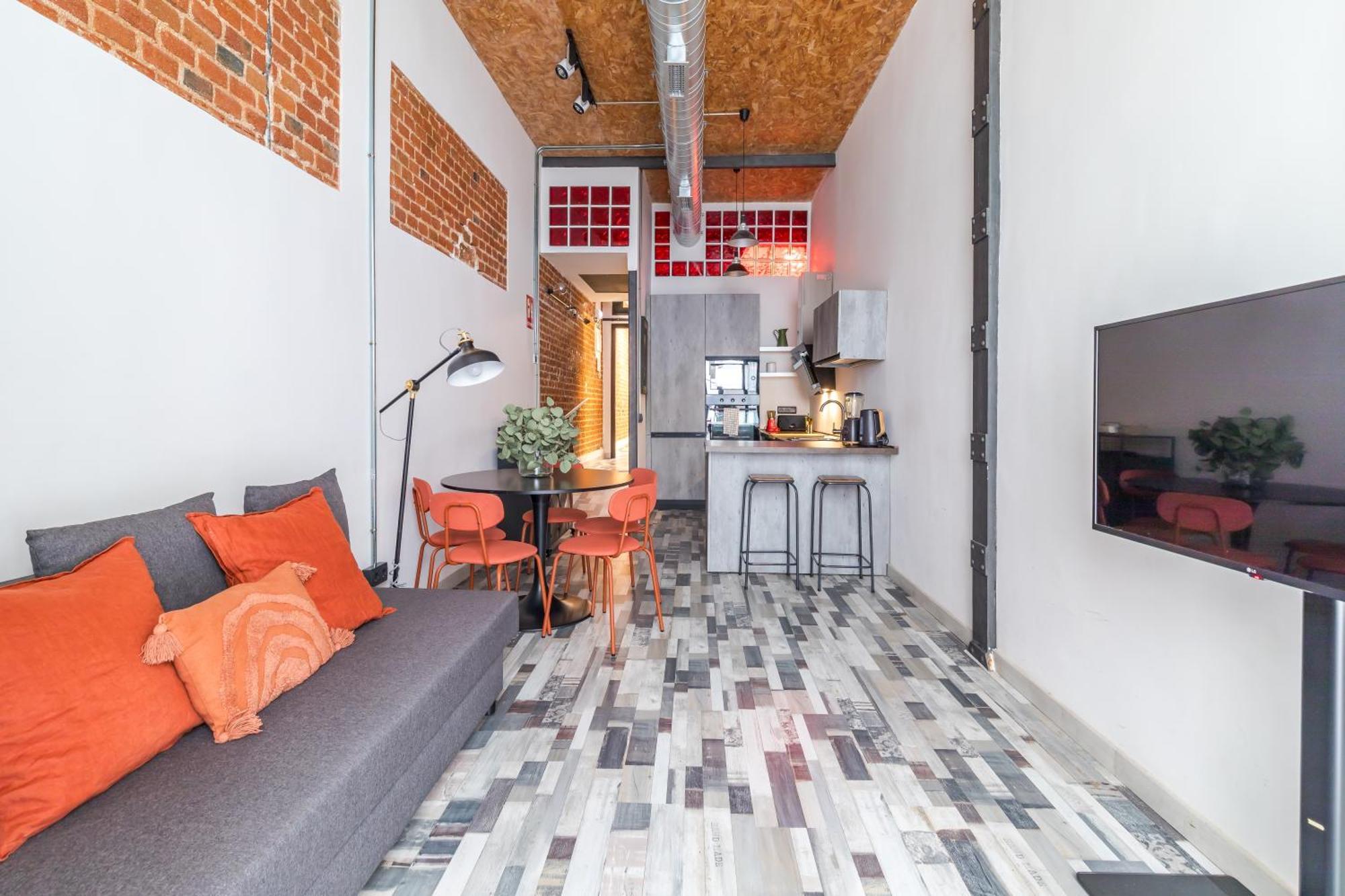 Location, Style & Comfort *