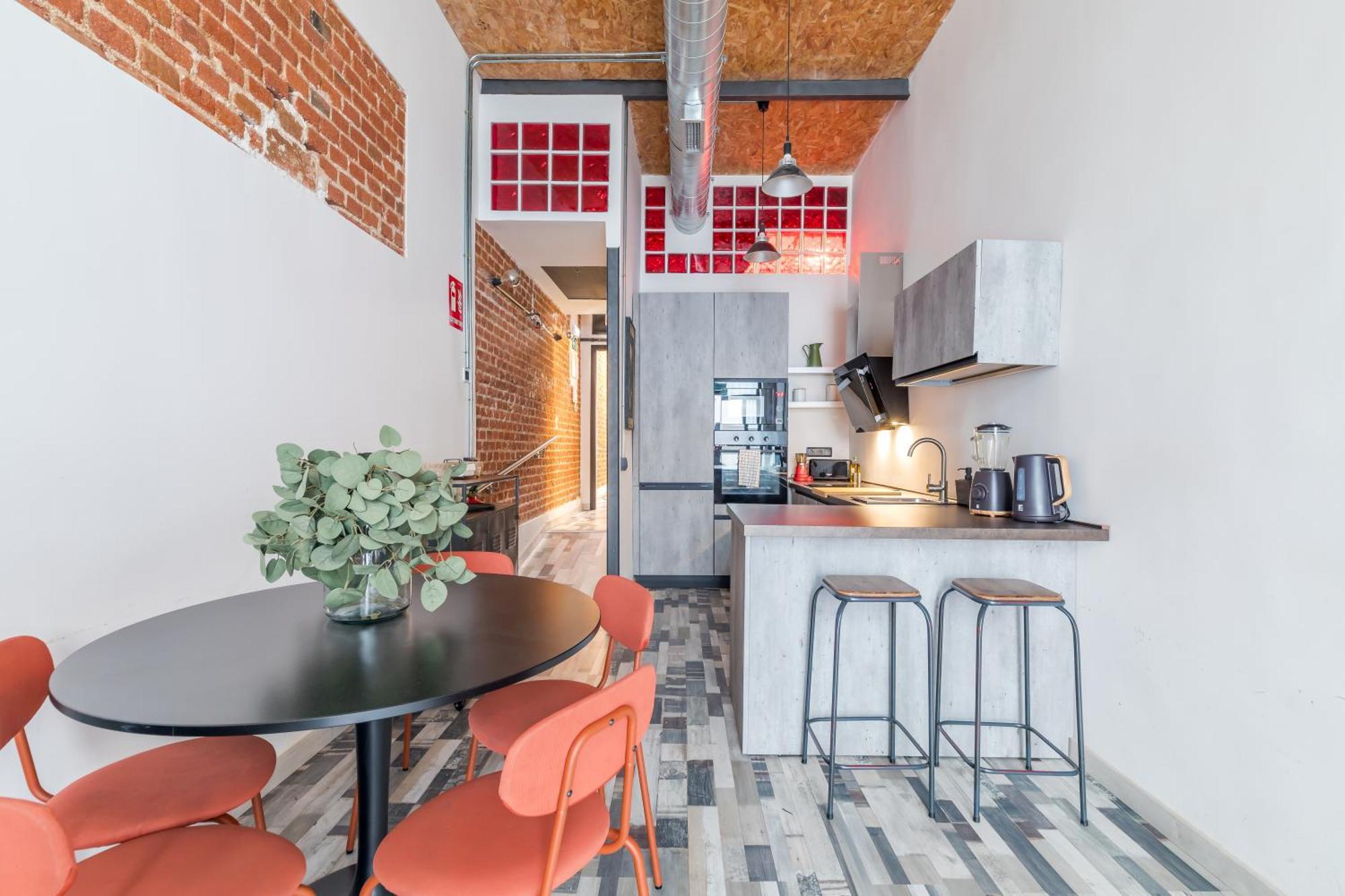 Apartment Location, Style & Comfort *