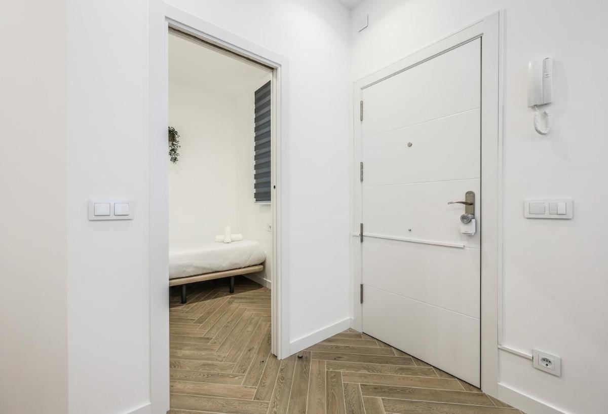 Urban Tranquility In With Modern Comforts Apartment