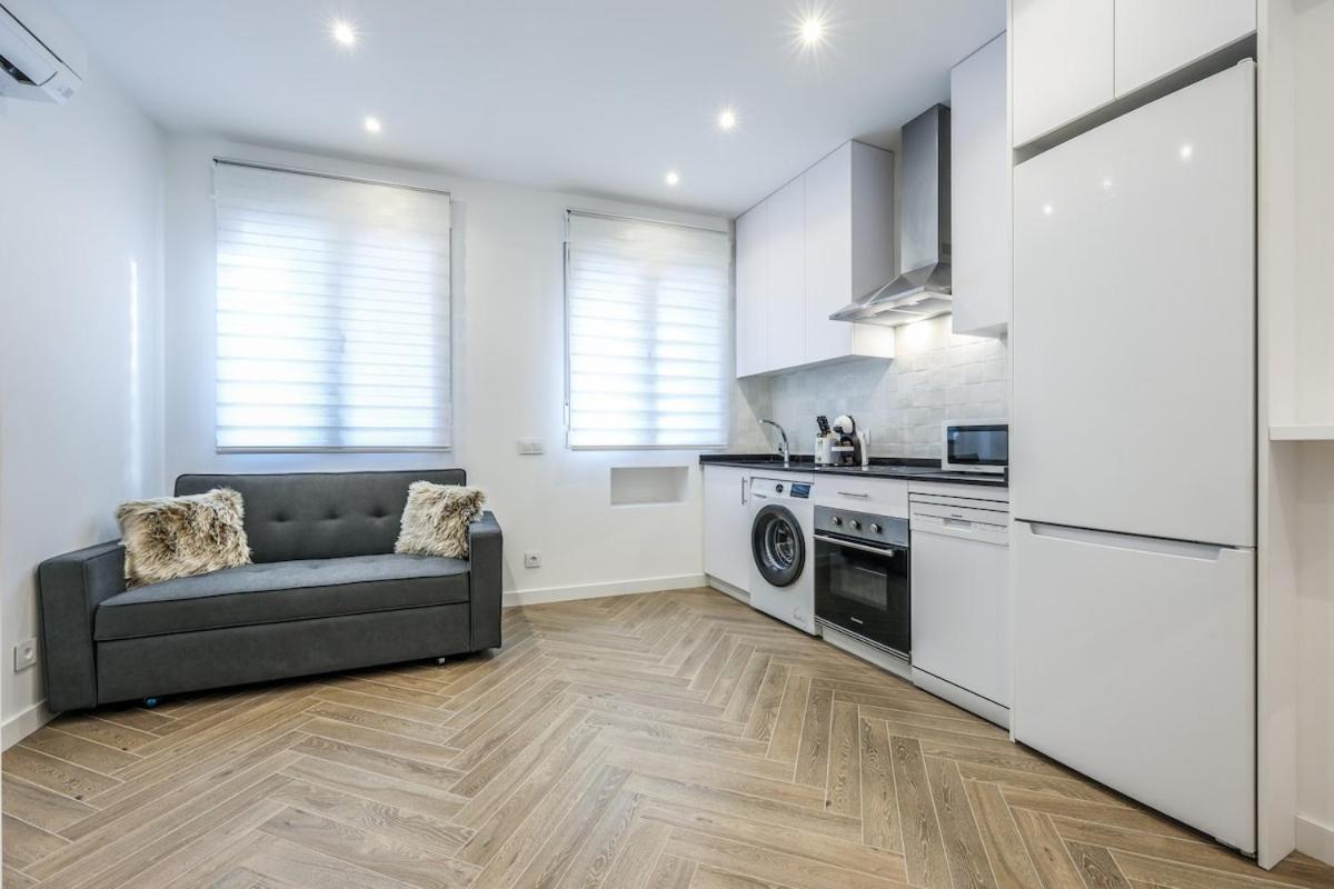 Apartment Urban Tranquility In With Modern Comforts *