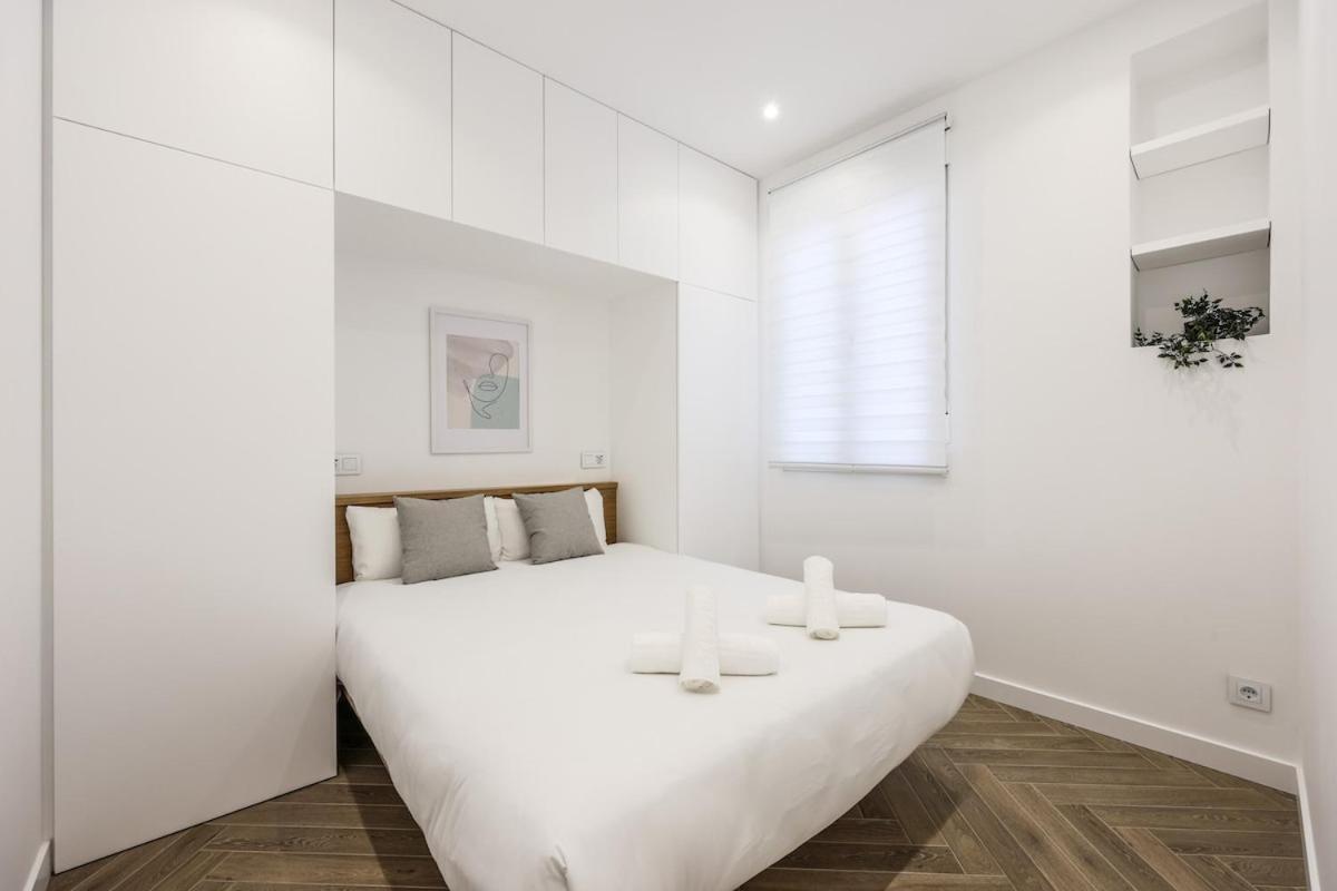Apartment Urban Tranquility In With Modern Comforts