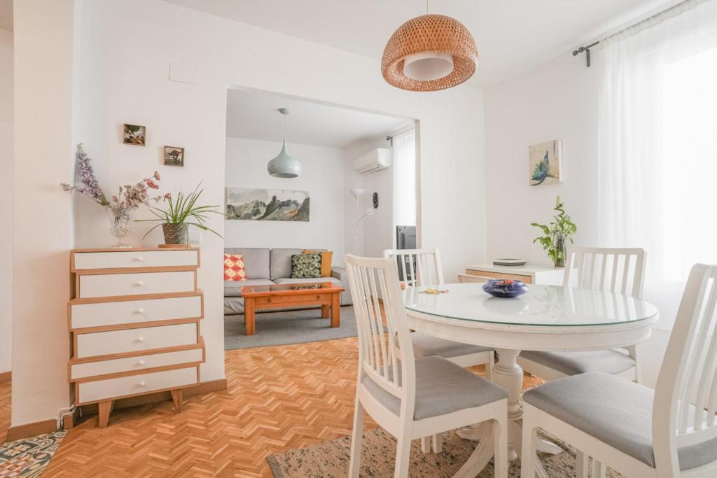 Lejlighed Bright & Cozy 2bd - Opera Area *