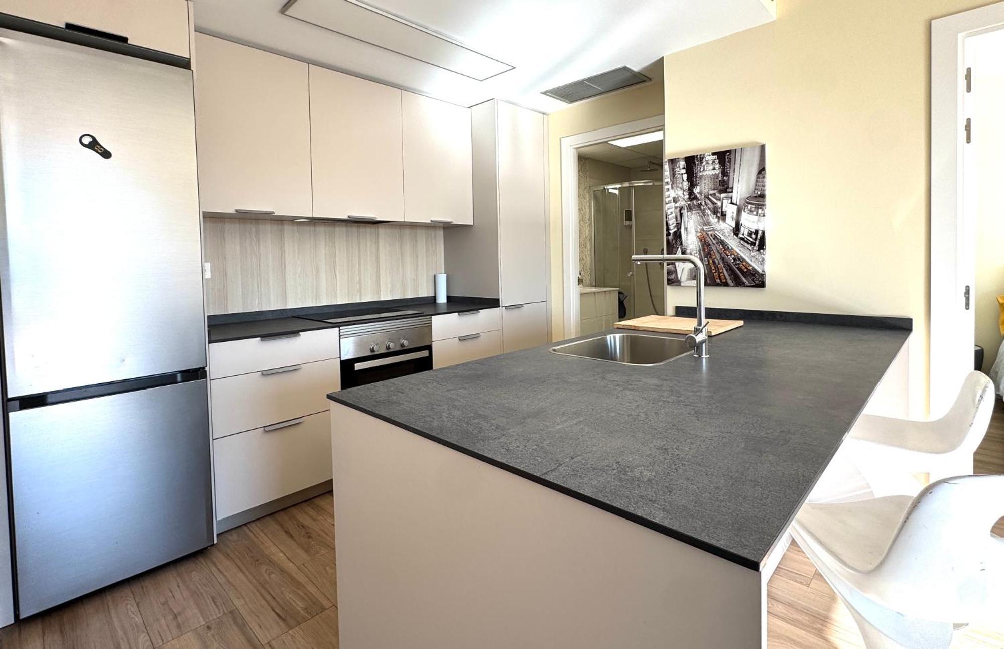 Down Town In Metro In 5 Station Straigh Wifi Ac Apartment *