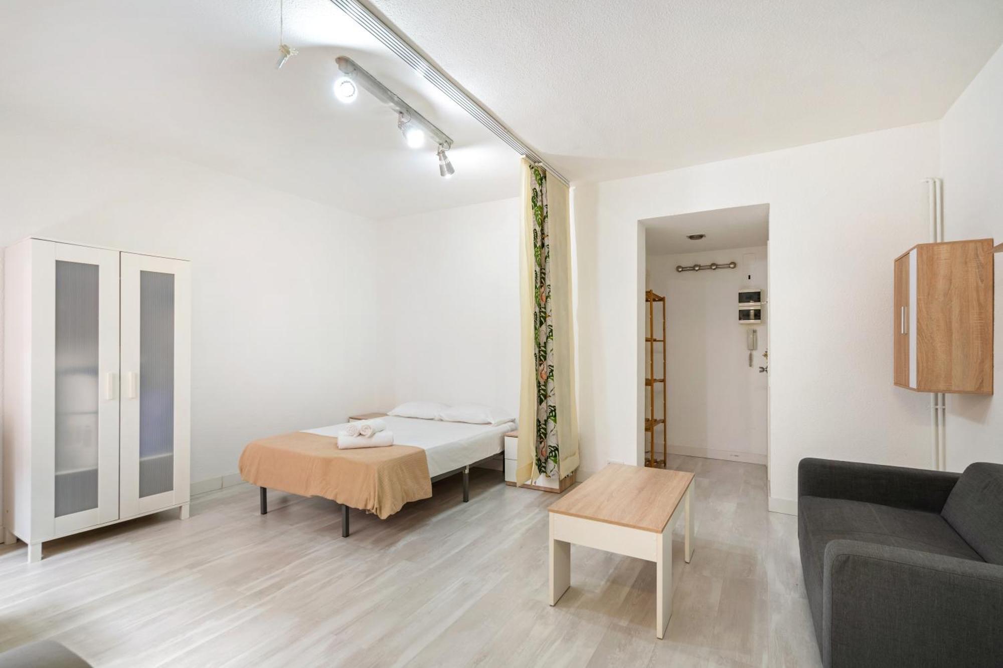Apartamento Estudios En Plaza Espana. Centro De Madri