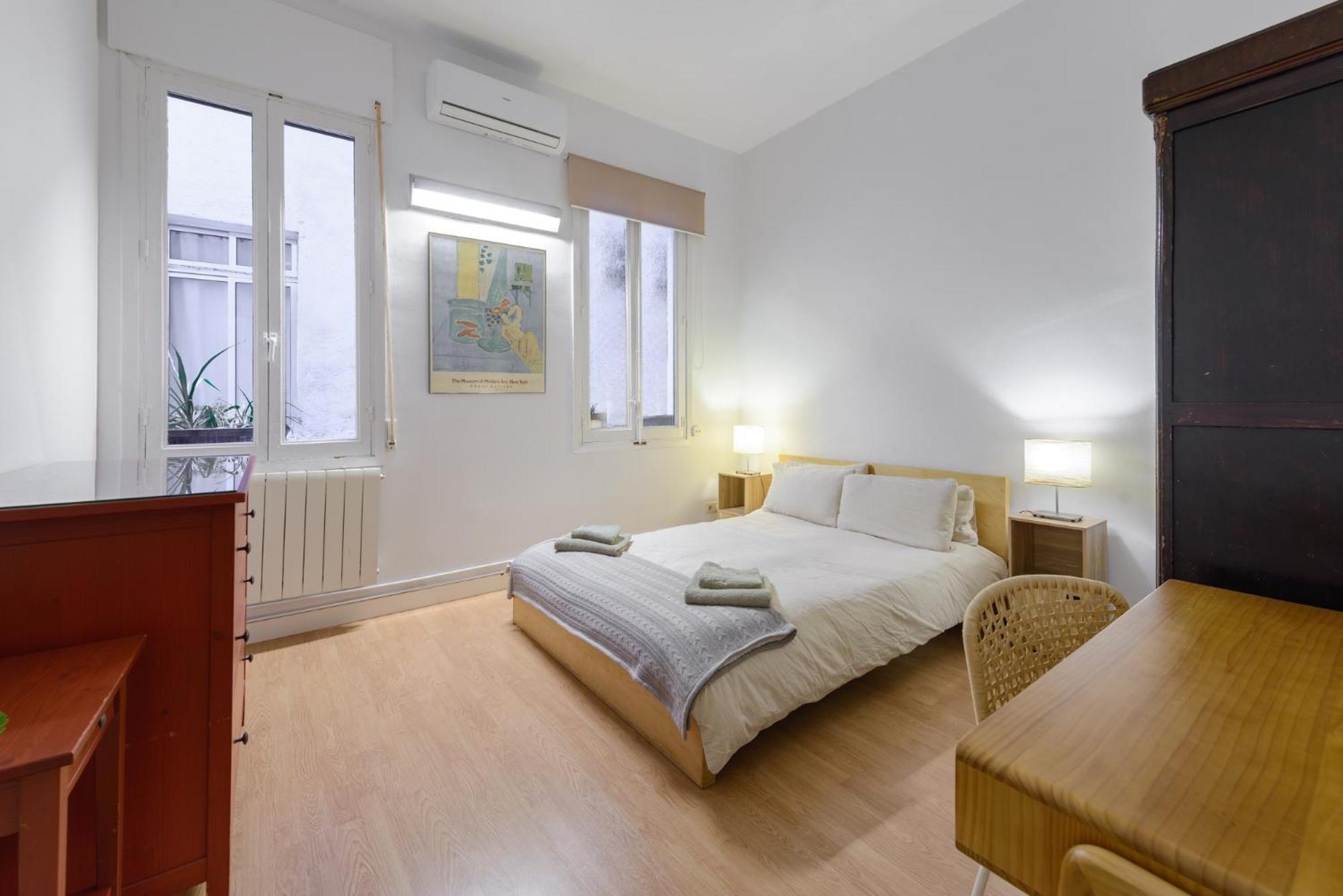 Apartment Gran Via-sol Spacious 3 Bedrooms & 2 Wcs