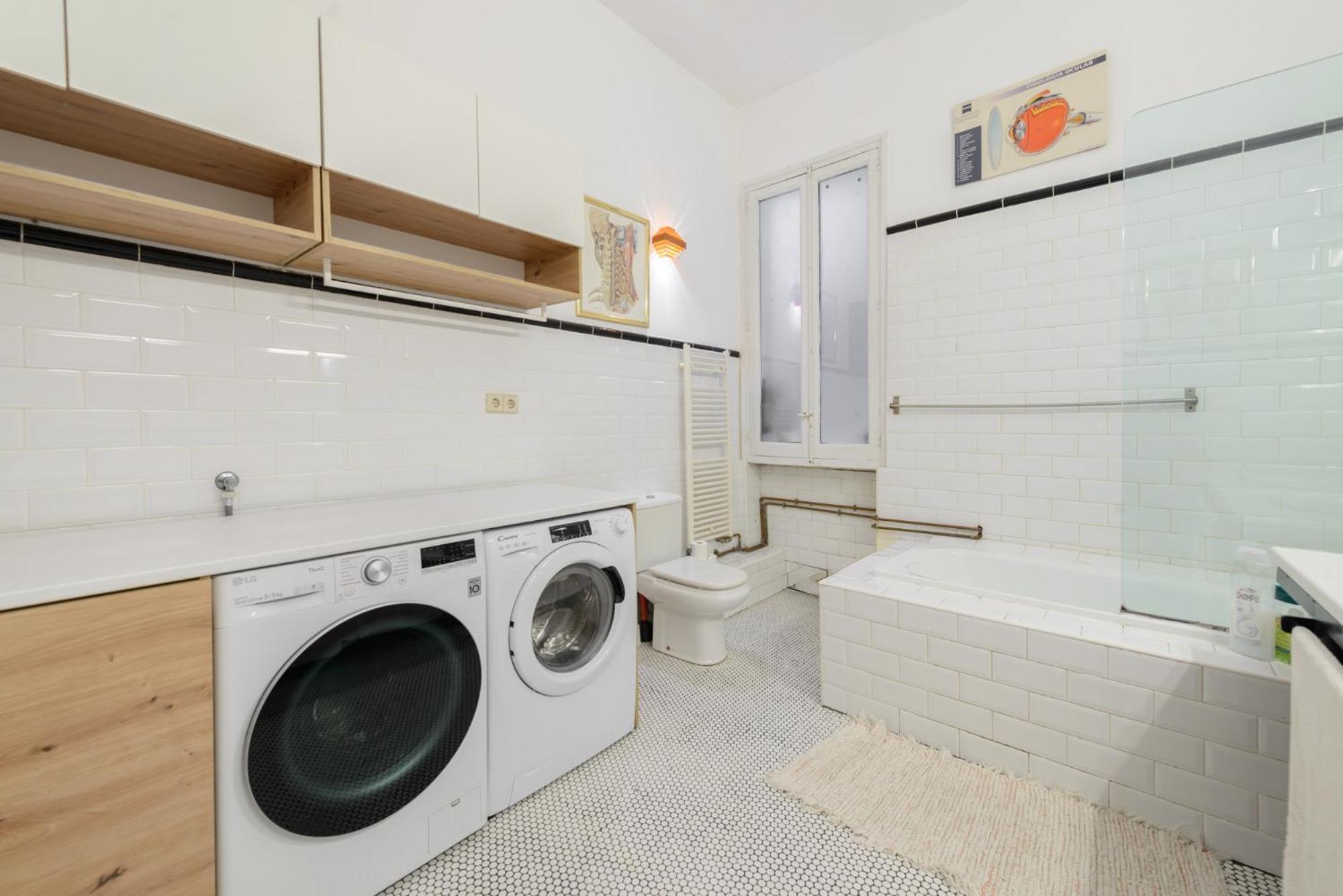 Gran Via-sol Spacious 3 Bedrooms & 2 Wcs Apartment *