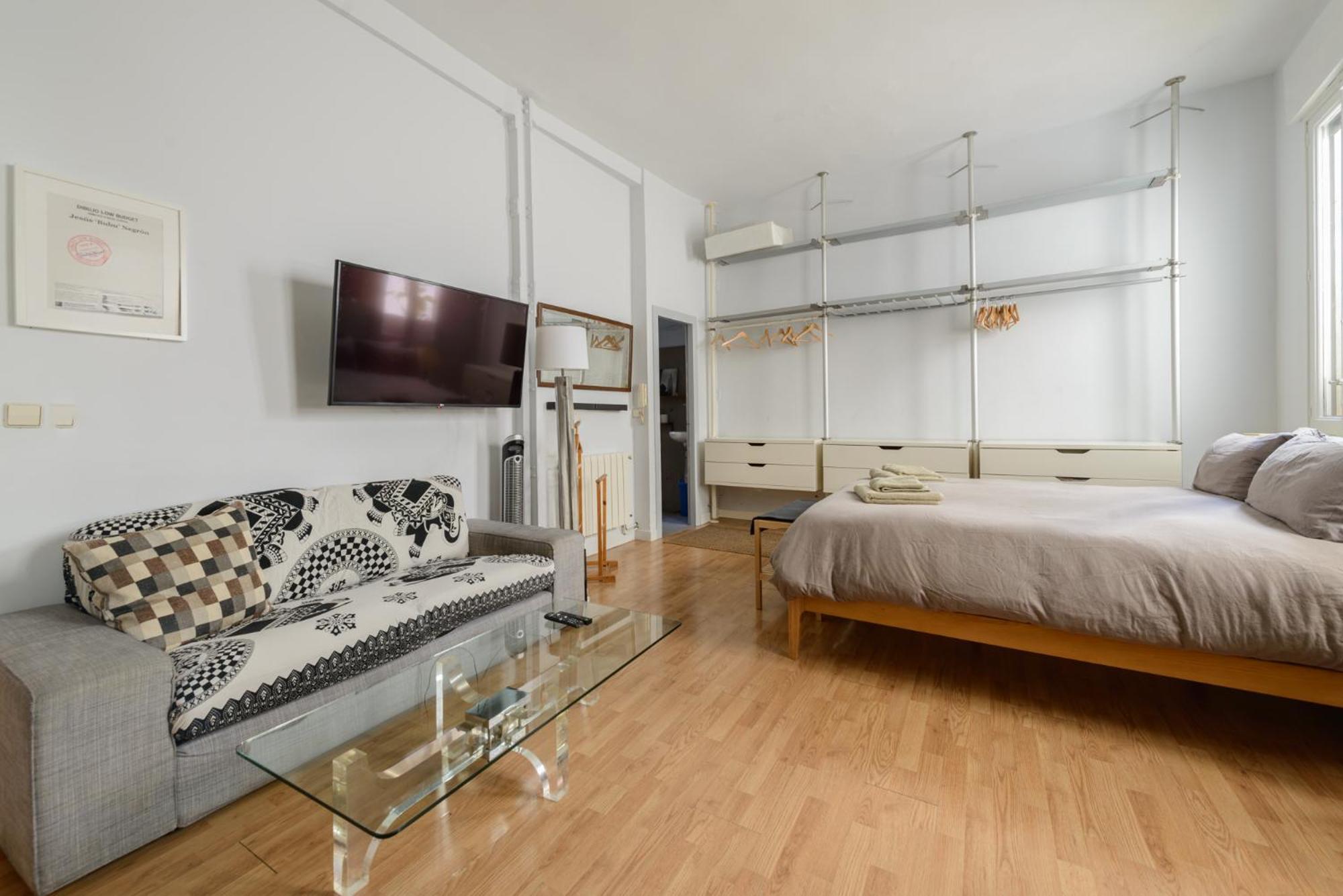 Gran Via-sol Spacious 3 Bedrooms & 2 Wcs Apartment
