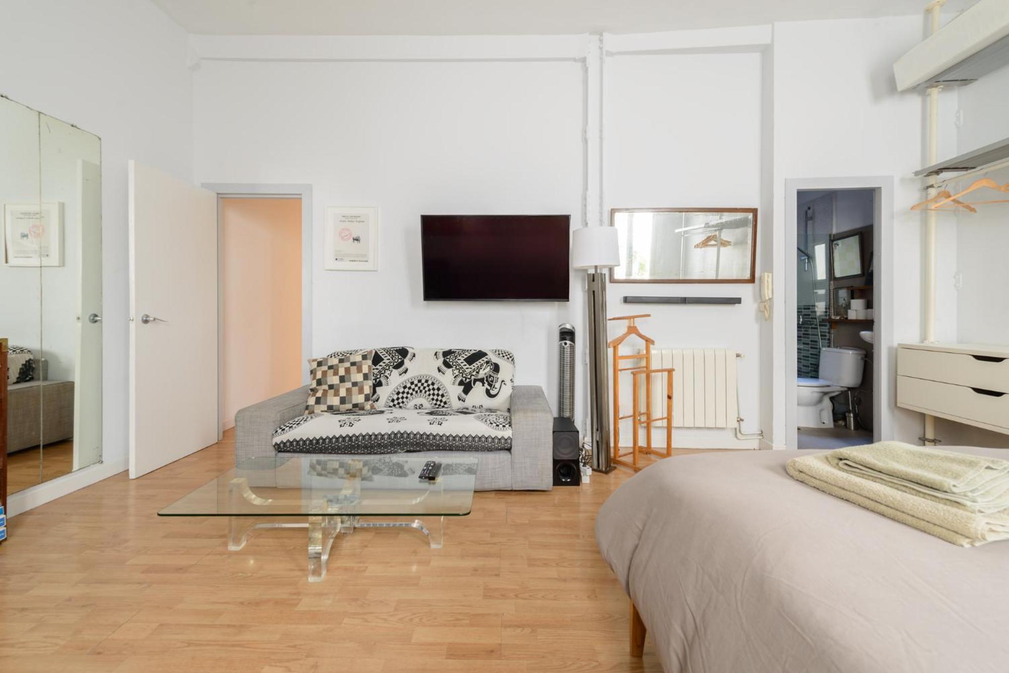 Gran Via-sol Spacious 3 Bedrooms & 2 Wcs Apartment Madrid