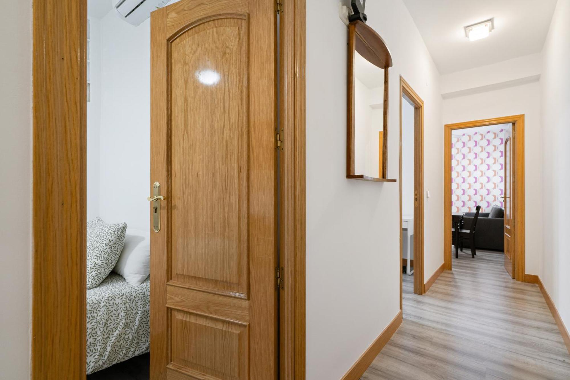La Latina Sol. Espacioso Apartamento, 12 Pax Apartment