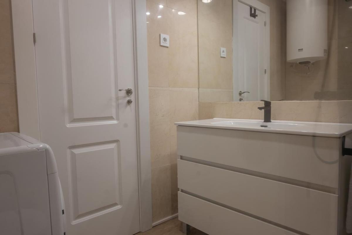 Apartment Elegant Temporary On Street Hiruela Temporal Hrl1710 Madrid