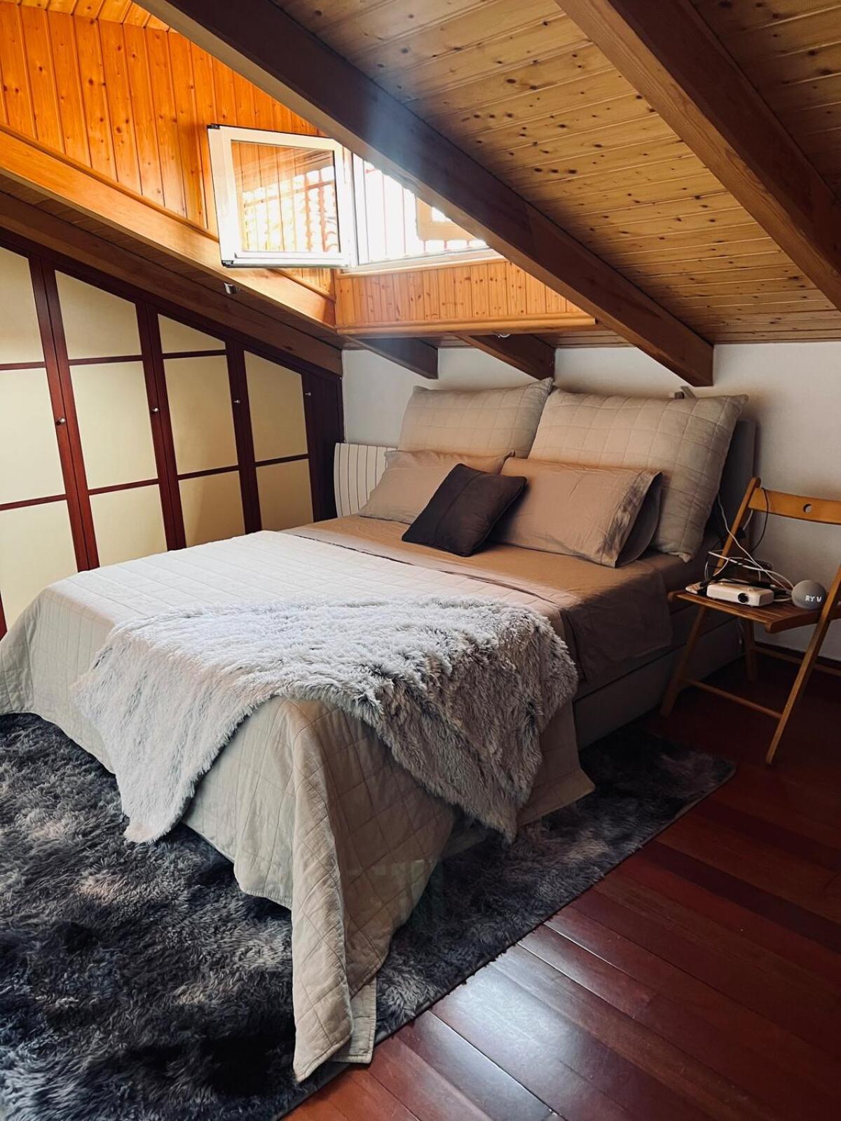Beautiful Duplex In The Center