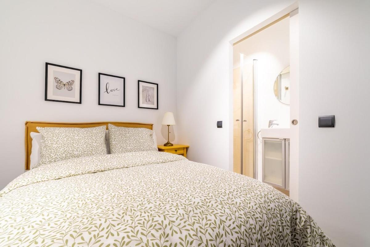 Charming Modern In Barrio De Letras Apartment Madrid