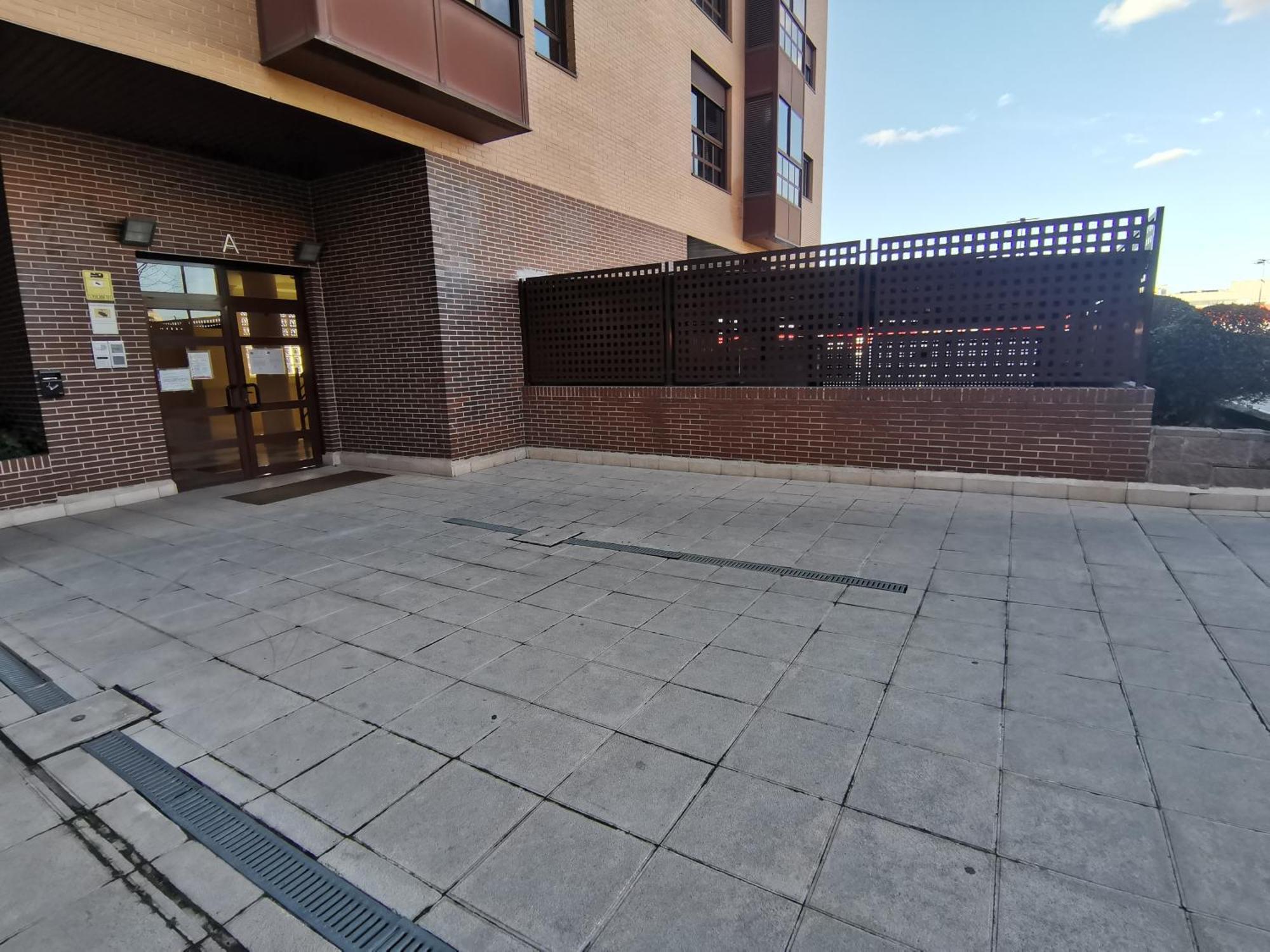 Con Garaje Y Gimnasio Apartment Madrid