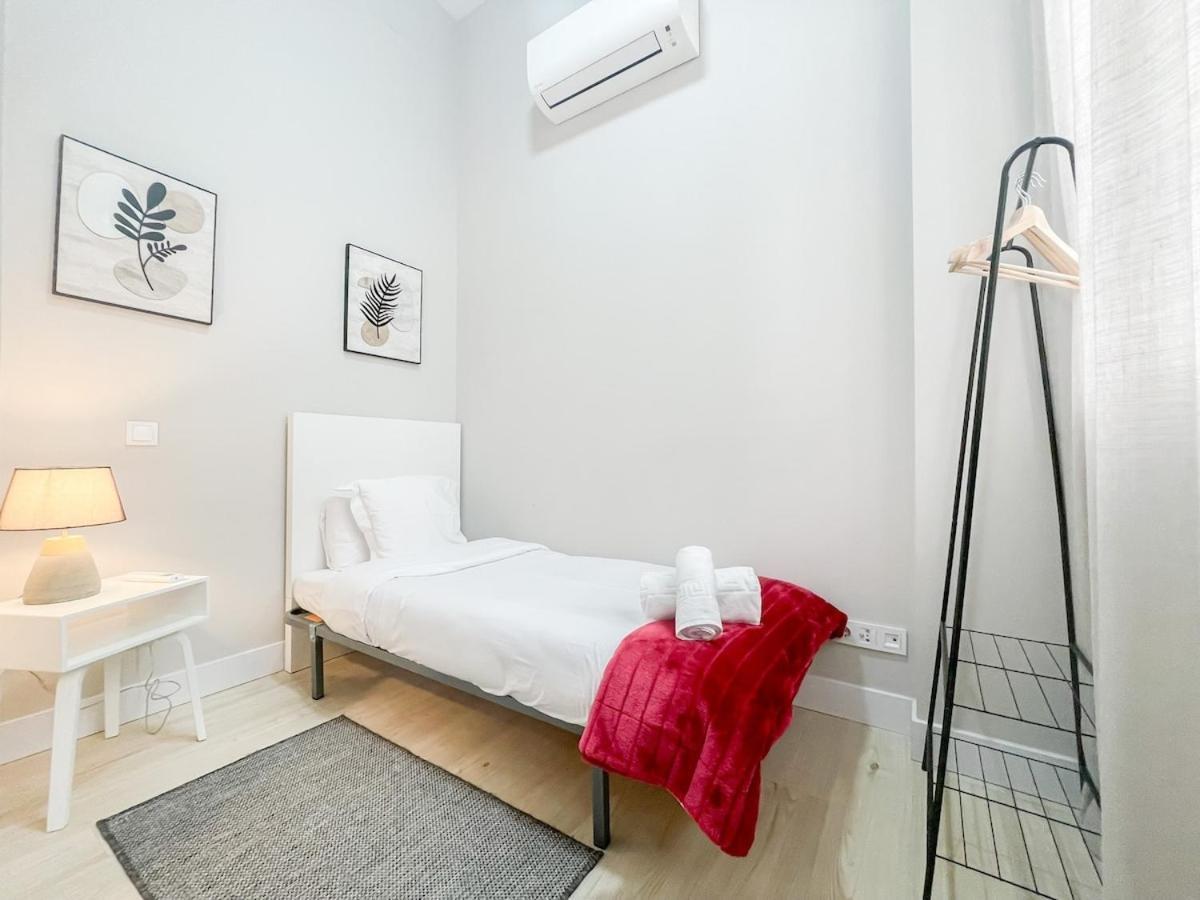 Tranquil Loft In Bernabeu Madrid