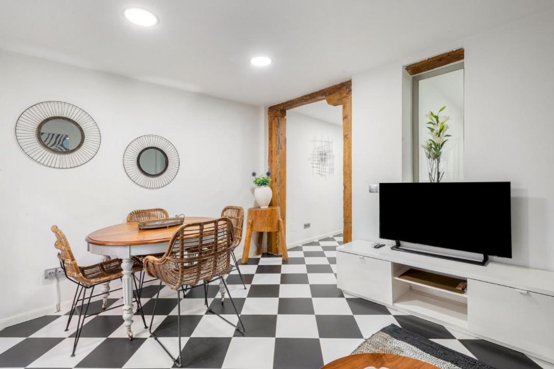 2 Bedrooms 1 Bathroom Furnished - Lavapies - Bright Modern - Mintystay Apartment