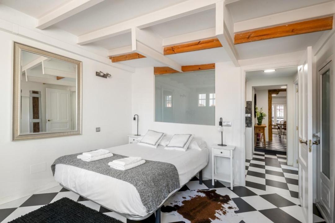 2 Bedrooms 1 Bathroom Furnished - Lavapies - Bright Modern - Mintystay Apartment