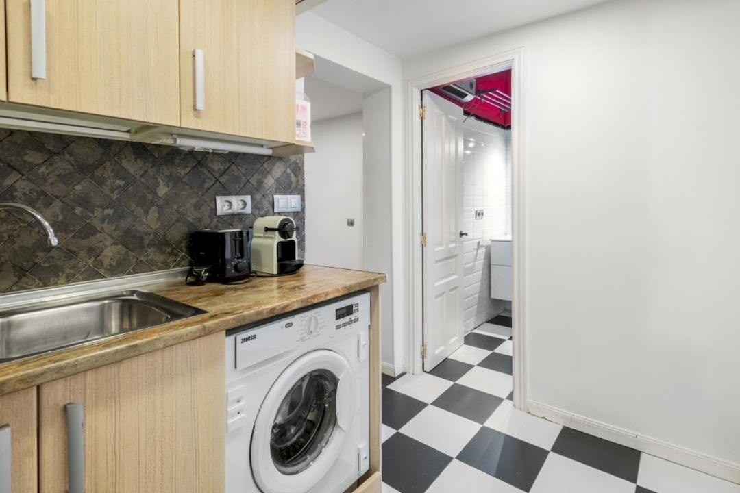 2 Bedrooms 1 Bathroom Furnished - Lavapies - Bright Modern - Mintystay Apartment *