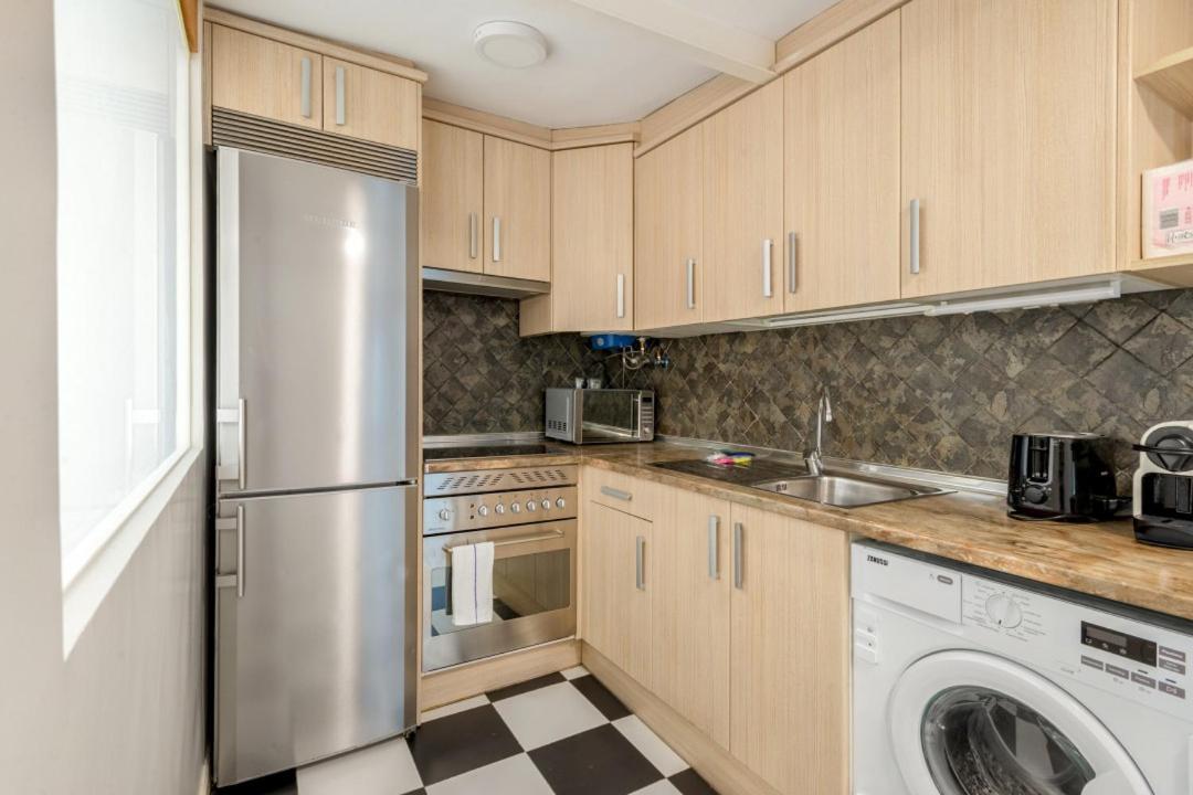 2 Bedrooms 1 Bathroom Furnished - Lavapies - Bright Modern - Mintystay Apartment Madrid