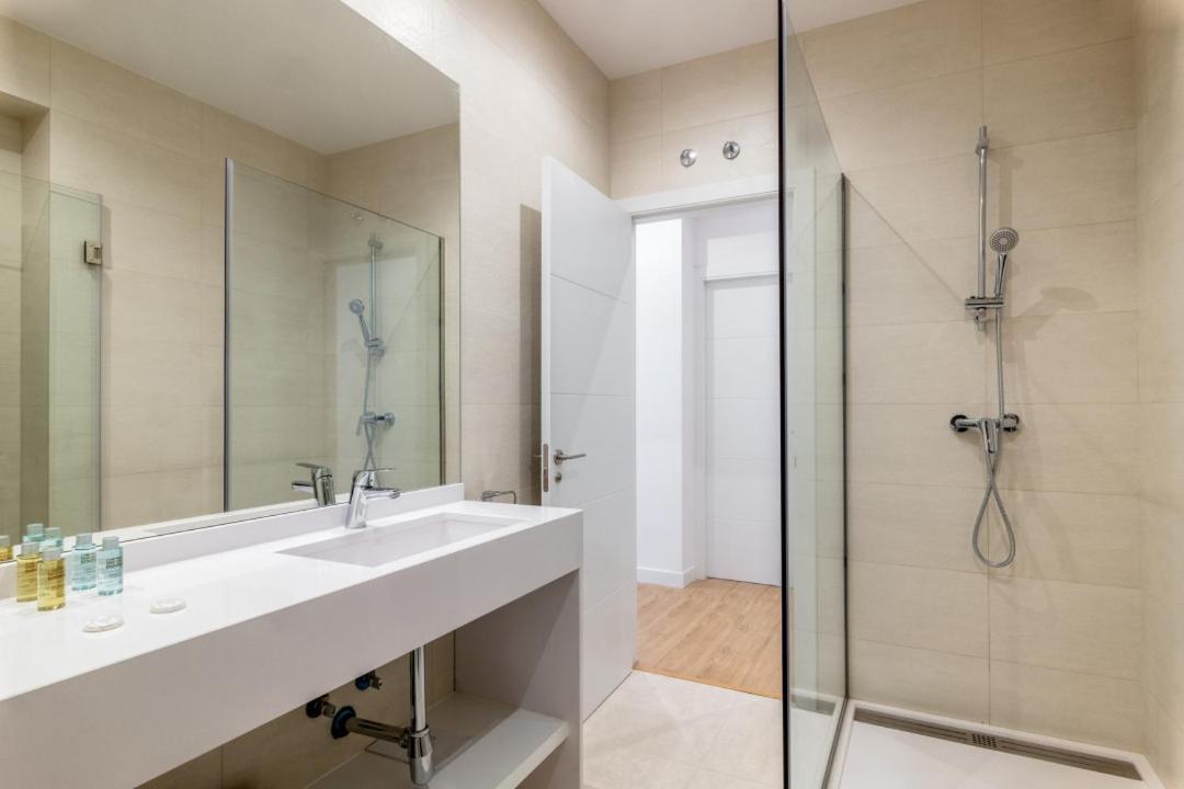 3 Bedrooms 3 Bathrooms Furnished - Salamanca - Modern And Bright - Mintystay