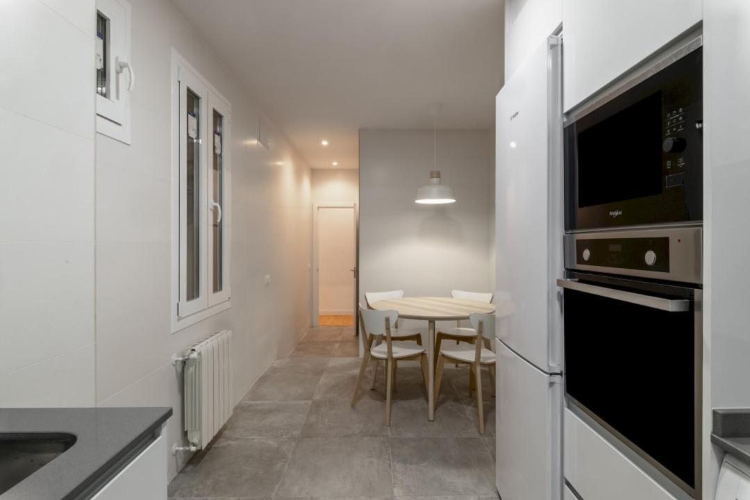 3 Bedrooms 3 Bathrooms Furnished - Salamanca - Modern And Bright - Mintystay Apartment *