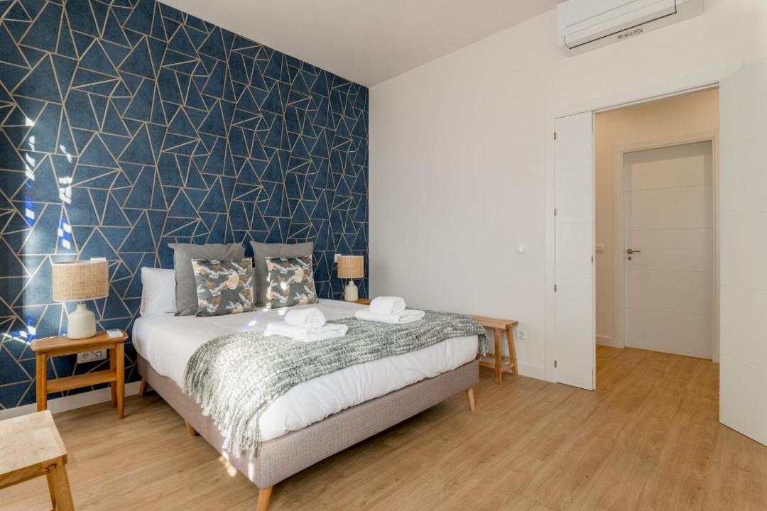 Apartment 3 Bedrooms 3 Bathrooms Furnished - Salamanca - Modern And Bright - Mintystay *