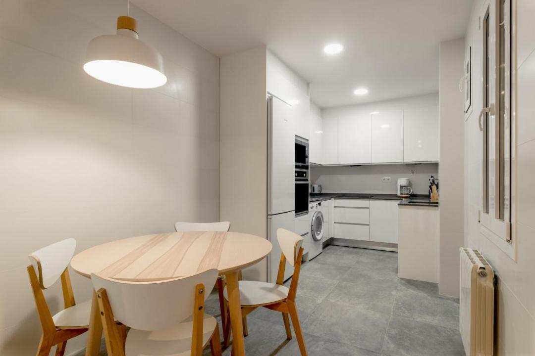 3 Bedrooms 3 Bathrooms Furnished - Salamanca - Modern And Bright - Mintystay *