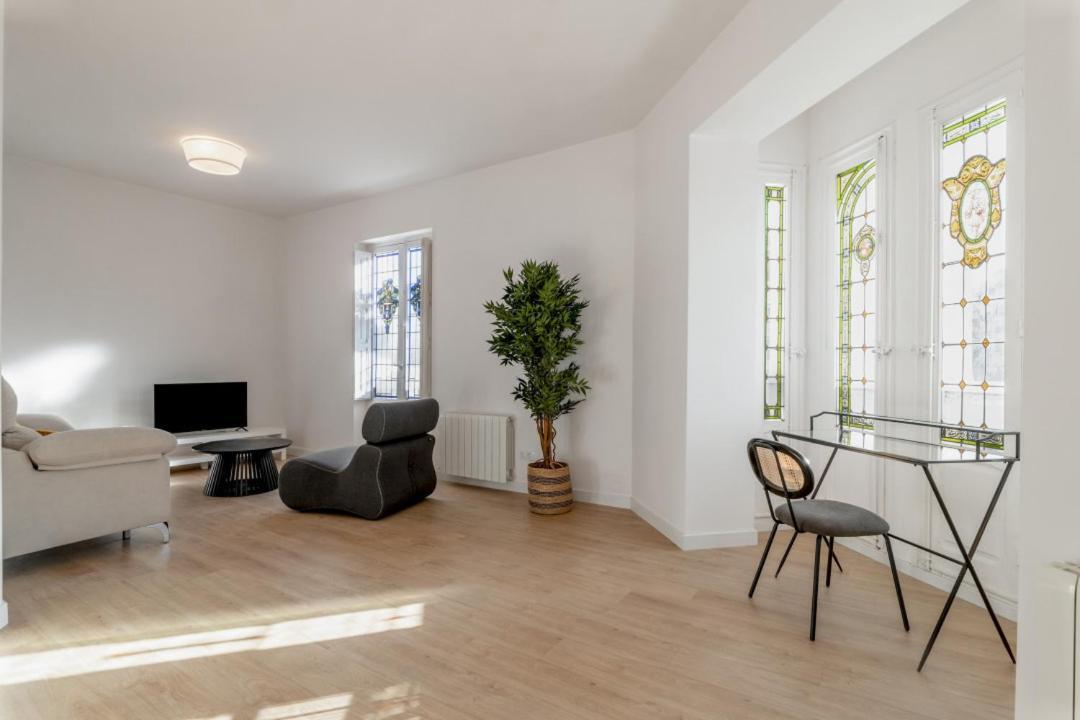 Apartment 3 Bedrooms 3 Bathrooms Furnished - Salamanca - Modern And Bright - Mintystay *