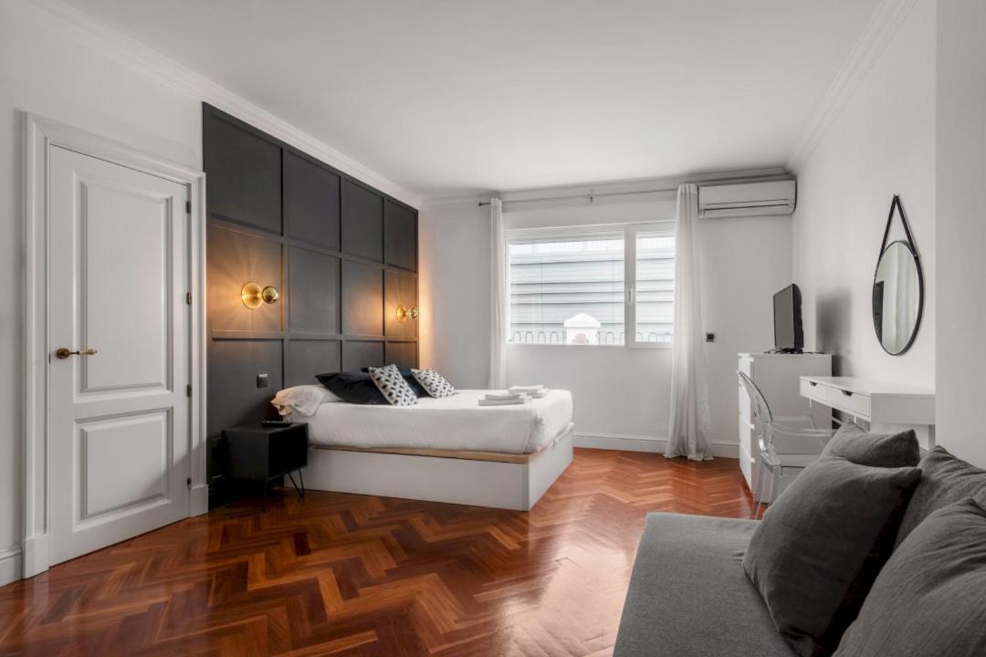 1 Bedroom 1 Bathroom Furnished - Salamanca - Modern Wterrace - Mintystay Apartamento *