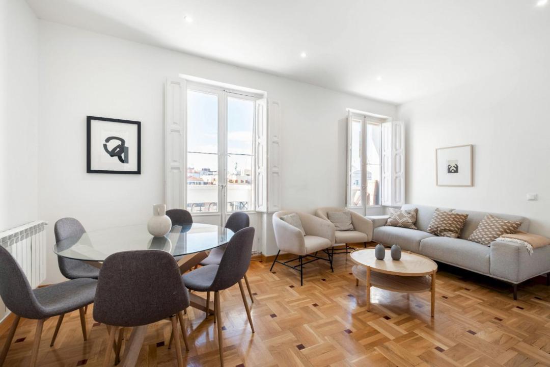 4 Bedrooms 2 Bathrooms Furnished - Salamanca - Largue - Mintystay Apartment *