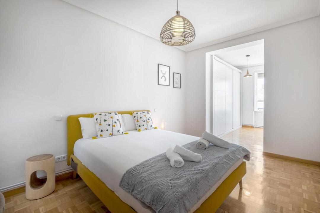 4 Bedrooms 2 Bathrooms Furnished - Salamanca - Bright - Mintystay Apartment