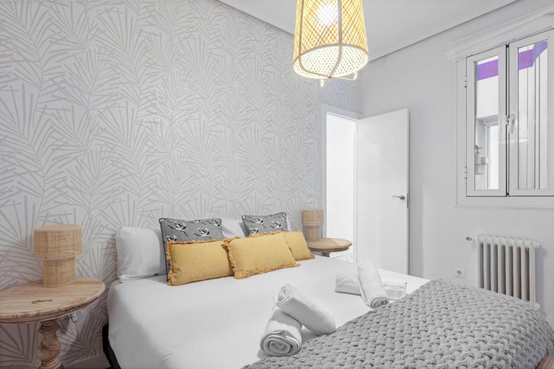 4 Bedrooms 2 Bathrooms Furnished - Salamanca - Refurbished - Mintystay Apartment *